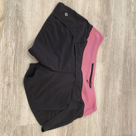 Women’s athletic shorts good condition - Picture 2 of 3